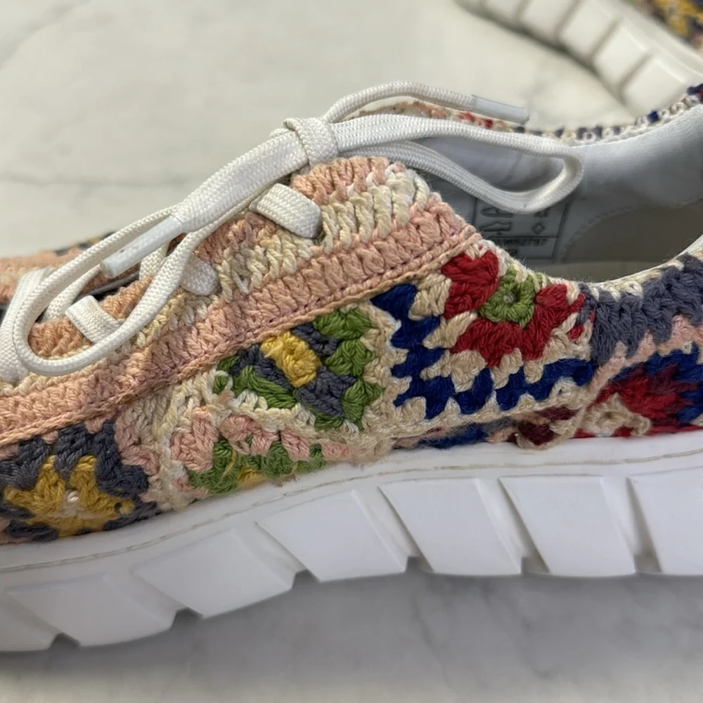 Free People Catch Me if You Can Crochet Platform Sneakers Size 38 Women’s 7.5